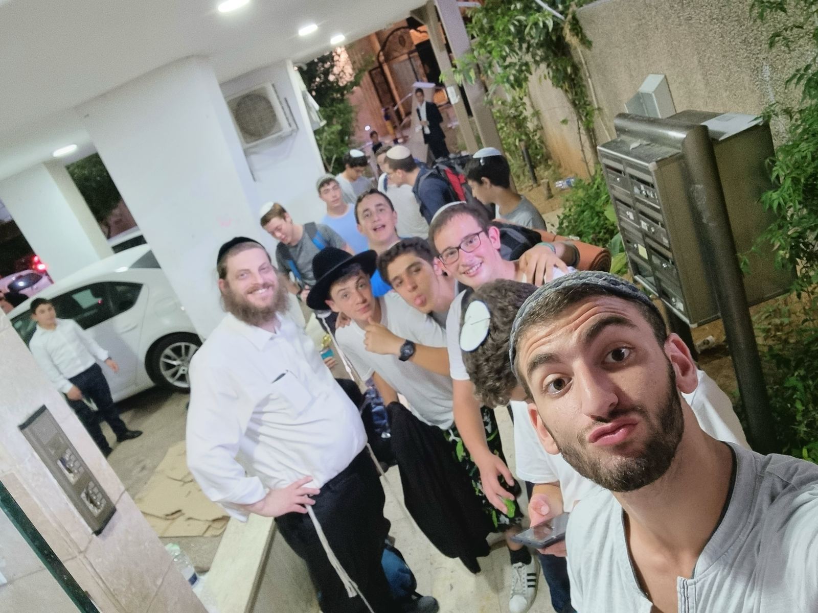 רגע מתוך שבת ומקרבן בבני ברק