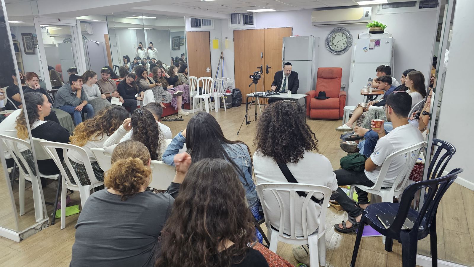 רגע מתוך שבת ומקרבן בבני ברק